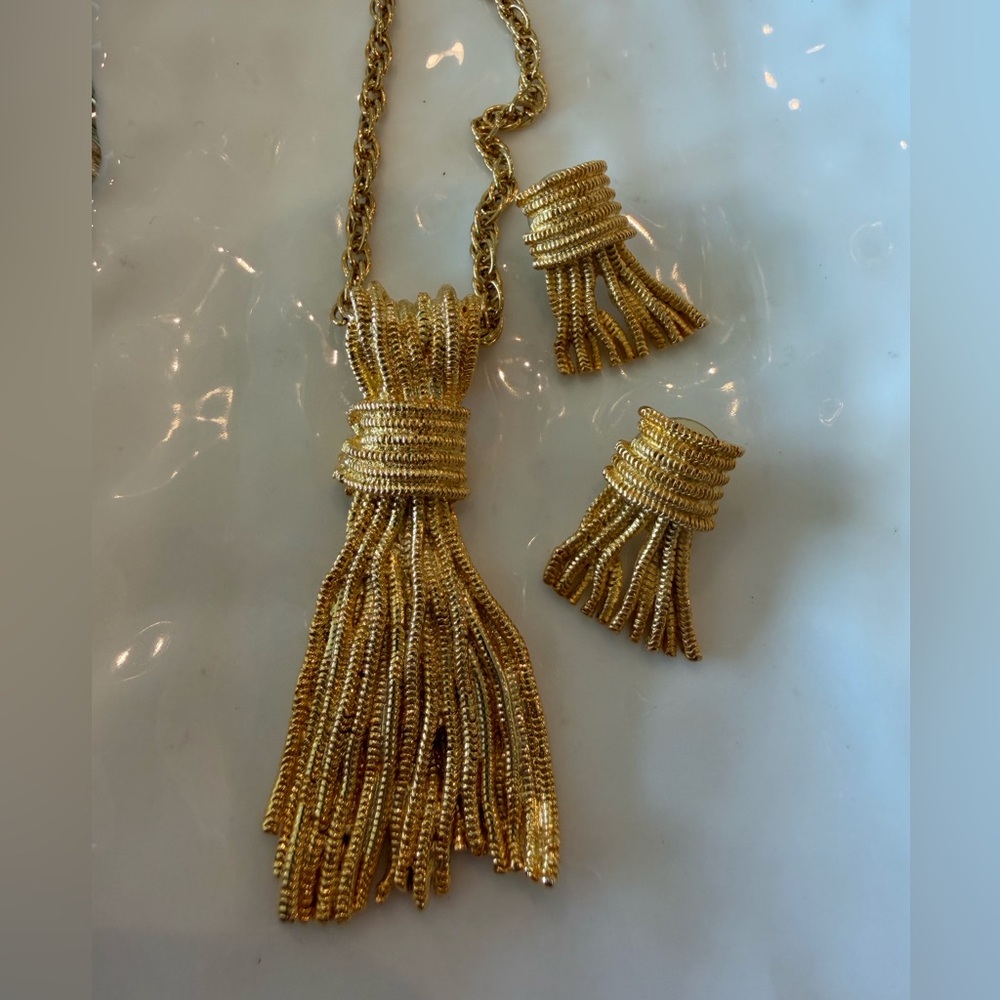 Vintage Gold Tone Tassel Necklace and Earrings Matching Set